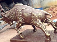 铸铜黄牛雕塑