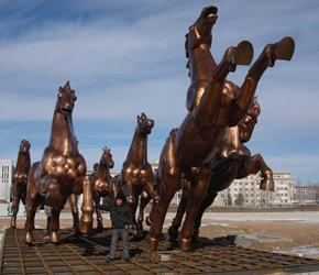 哈尔滨铜群雕马雕塑