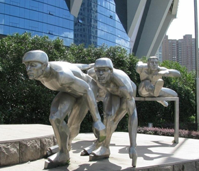 体育中心不锈钢人物雕塑